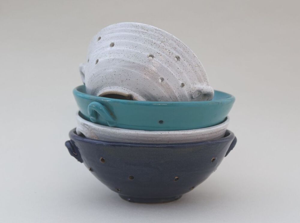 Stoneware Berry Bowl in teal/white - medium