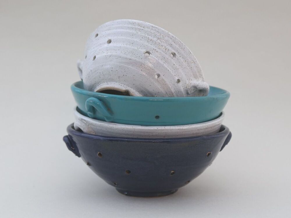 Stoneware Berry Bowl in blue - medium