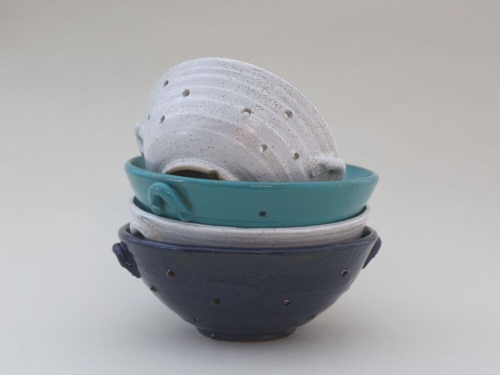 Stoneware Berry Bowl in white speckle glaze - medium