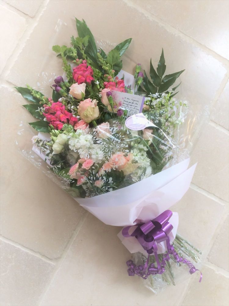 lay flat hand tied fresh flower gift bouquet Aylesbury florist same day