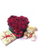 1. Luxury fresh roses in a heart shaped box, guarantee a spectacular effect on a Special Occasion