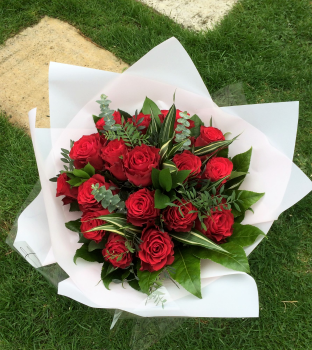 ALL Roses - beautiful luxury Red Rose bouquet - FREE delivery in Aylesbury