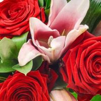 Lilies & Roses - beautiful luxury bouquet - FREE delivery in Aylesbury, local towns and villages