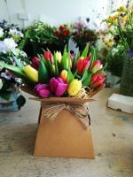 <!--006-->Environmentally / eco friendly fresh flower gift - Beautiful seasonal single variety flowers, hand tied in a vase - Â£35.00