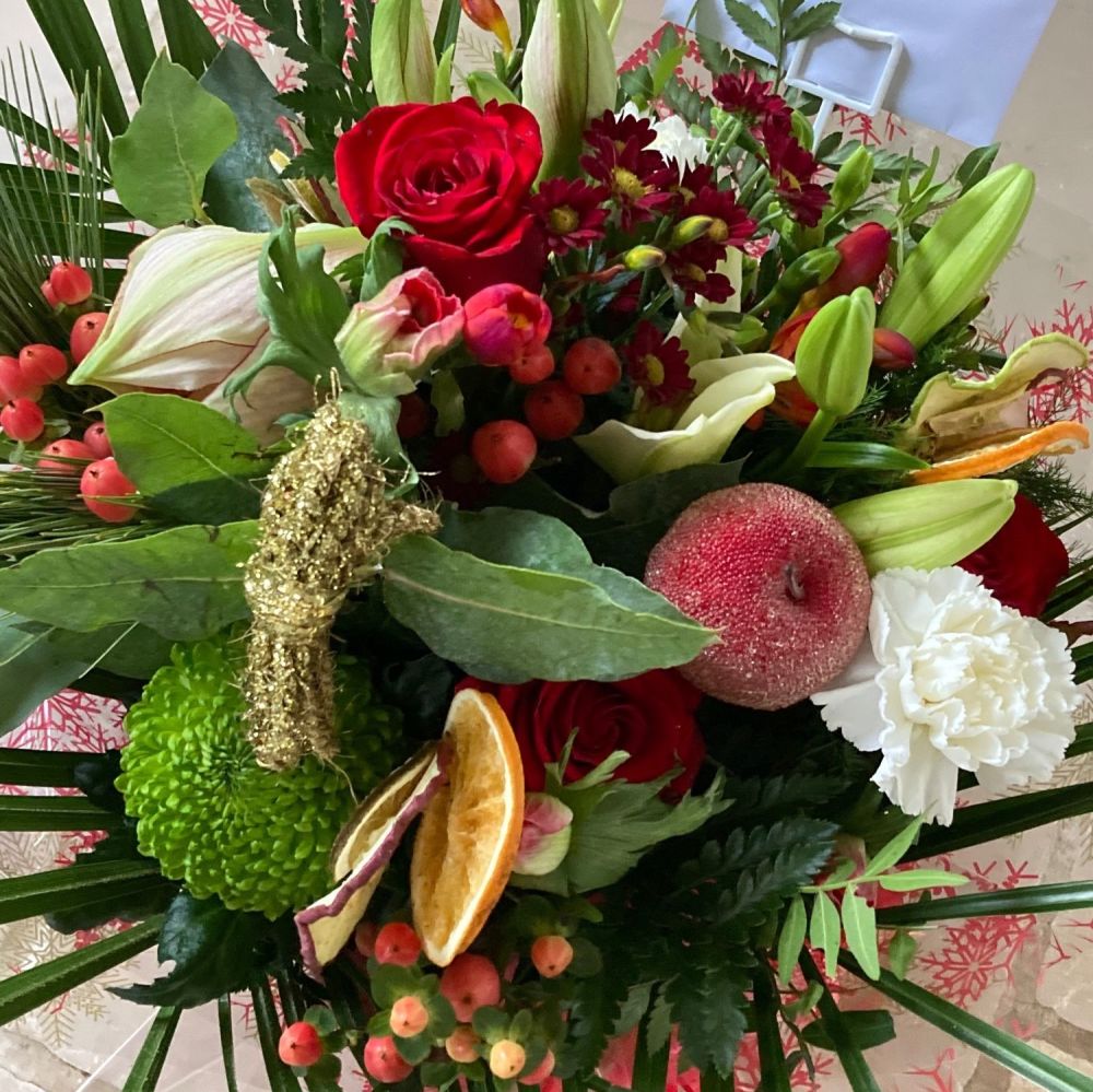 Luxury - Mixed Seasonal Fresh Flower Christmas Bouquets - perfect gift for 