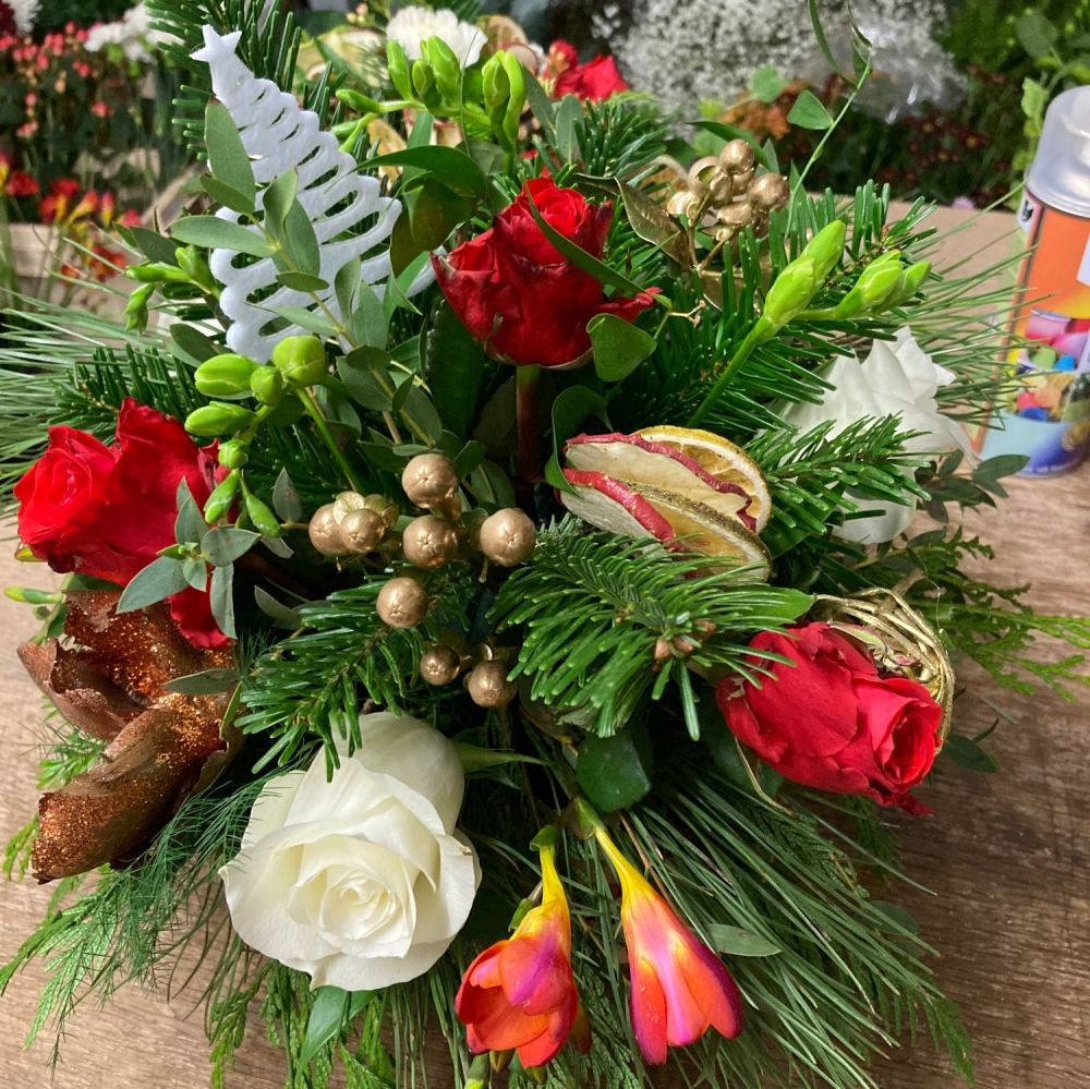 Luxury Christmas Table floral arrangement - £40.00