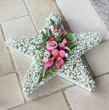 Funeral tribute / wreath - 5 point star - available in a choice of colours - Telephone order ONLY