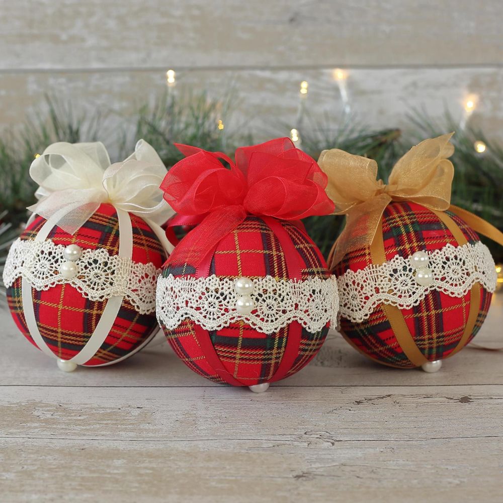 Tartan Christmas Decorations: Red Baubles