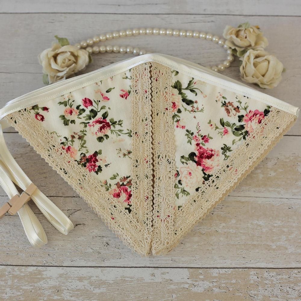 <!-- 029 -->Vintage Bunting: Cream Floral Fabric Flags