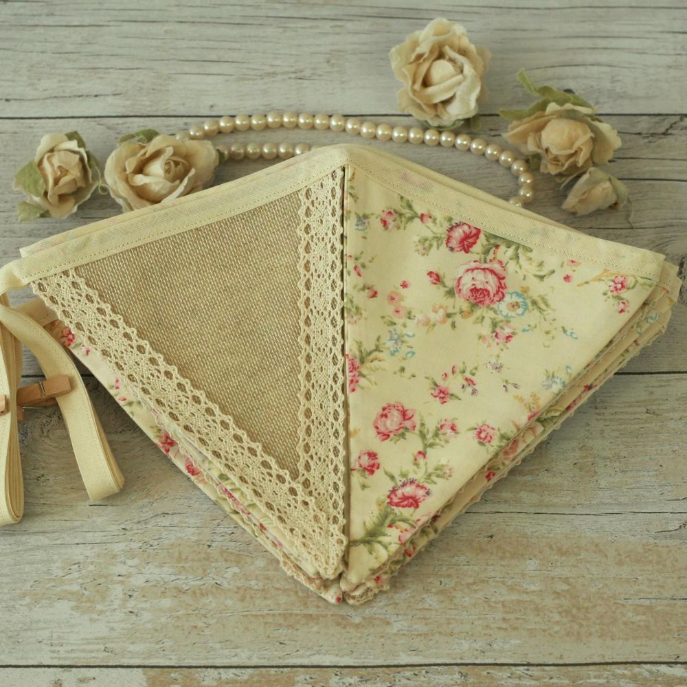 <!-- 010 -->Floral Bunting: Chic Home Decor