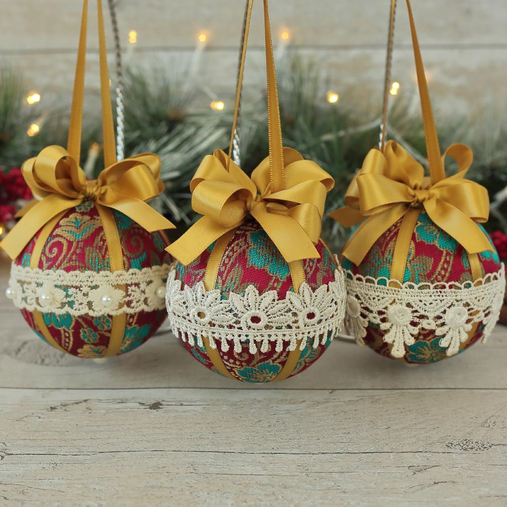 Vintage Christmas Baubles: Xmas Tree Balls
