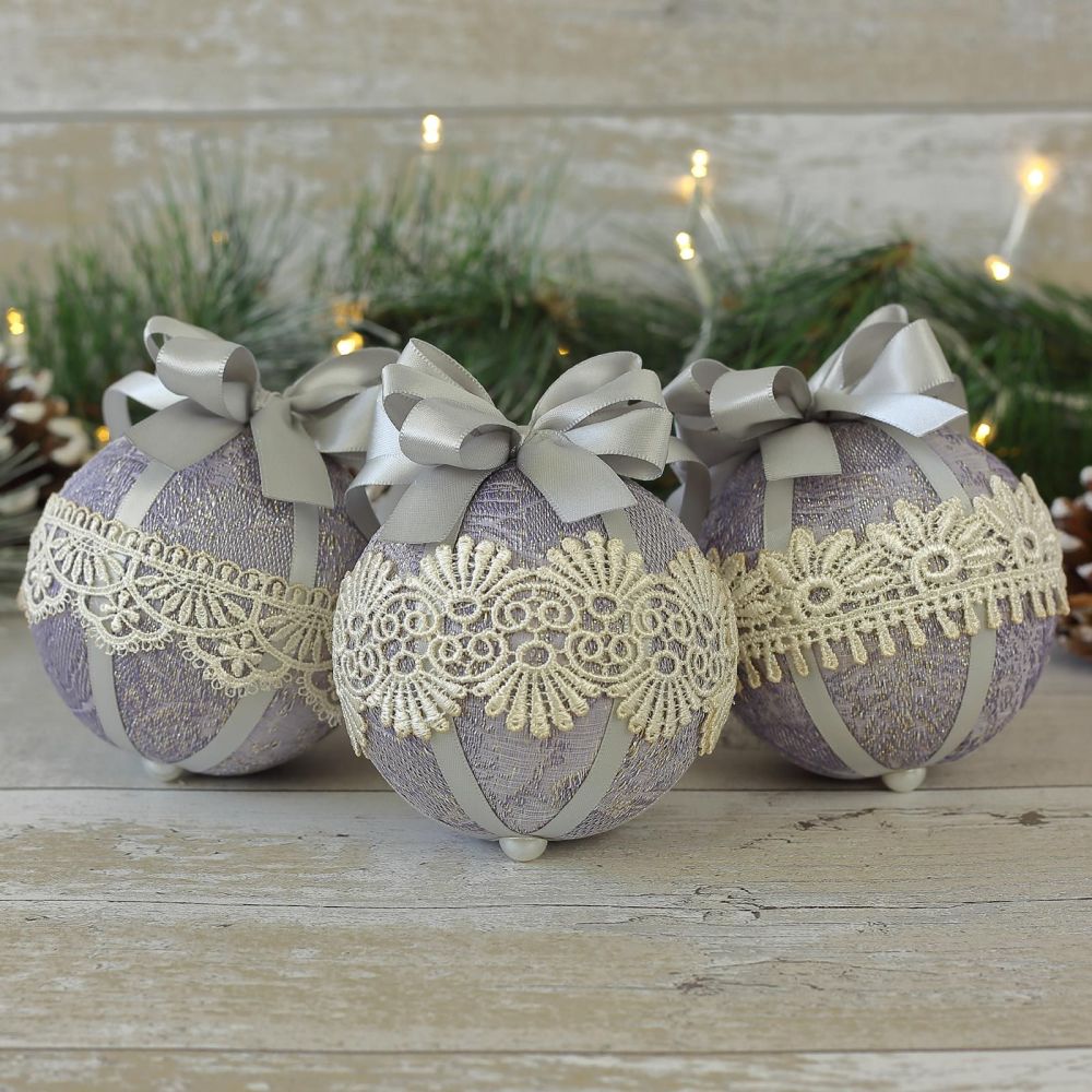 Lilac Christmas Decorations: Bauble Set