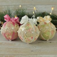<!-- 014 -->Shabby Chic Ornaments: Christmas Bauble Set