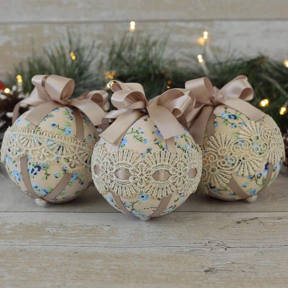 Floral Christmas Decorations: Taupe Baubles