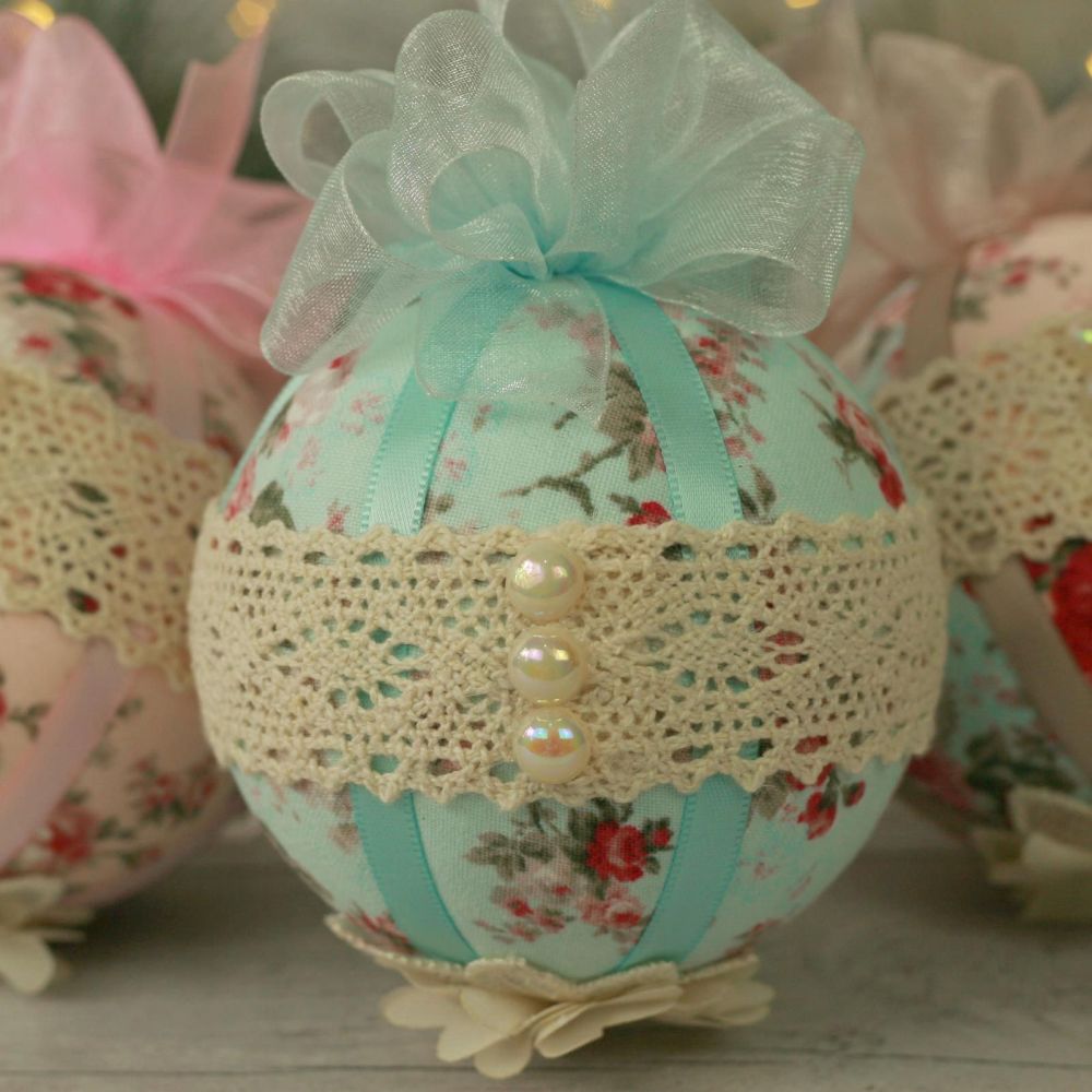 Shabby Chic Christmas Ornaments: Floral Baubles