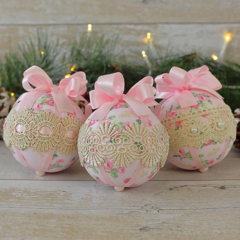 <!-- 008 -->Pink Xmas Decorations: Shabby Chic Ornaments