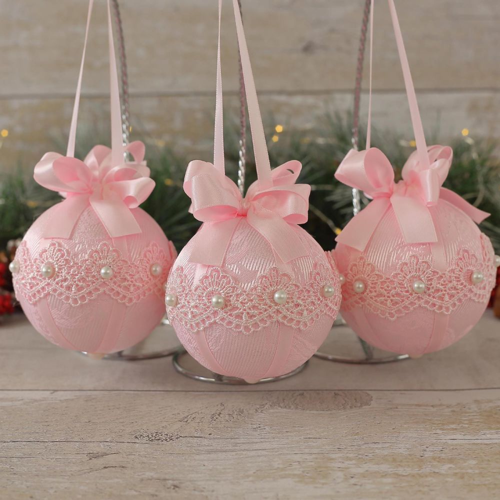 Pink Baubles: Shabby Chic Christmas Decor