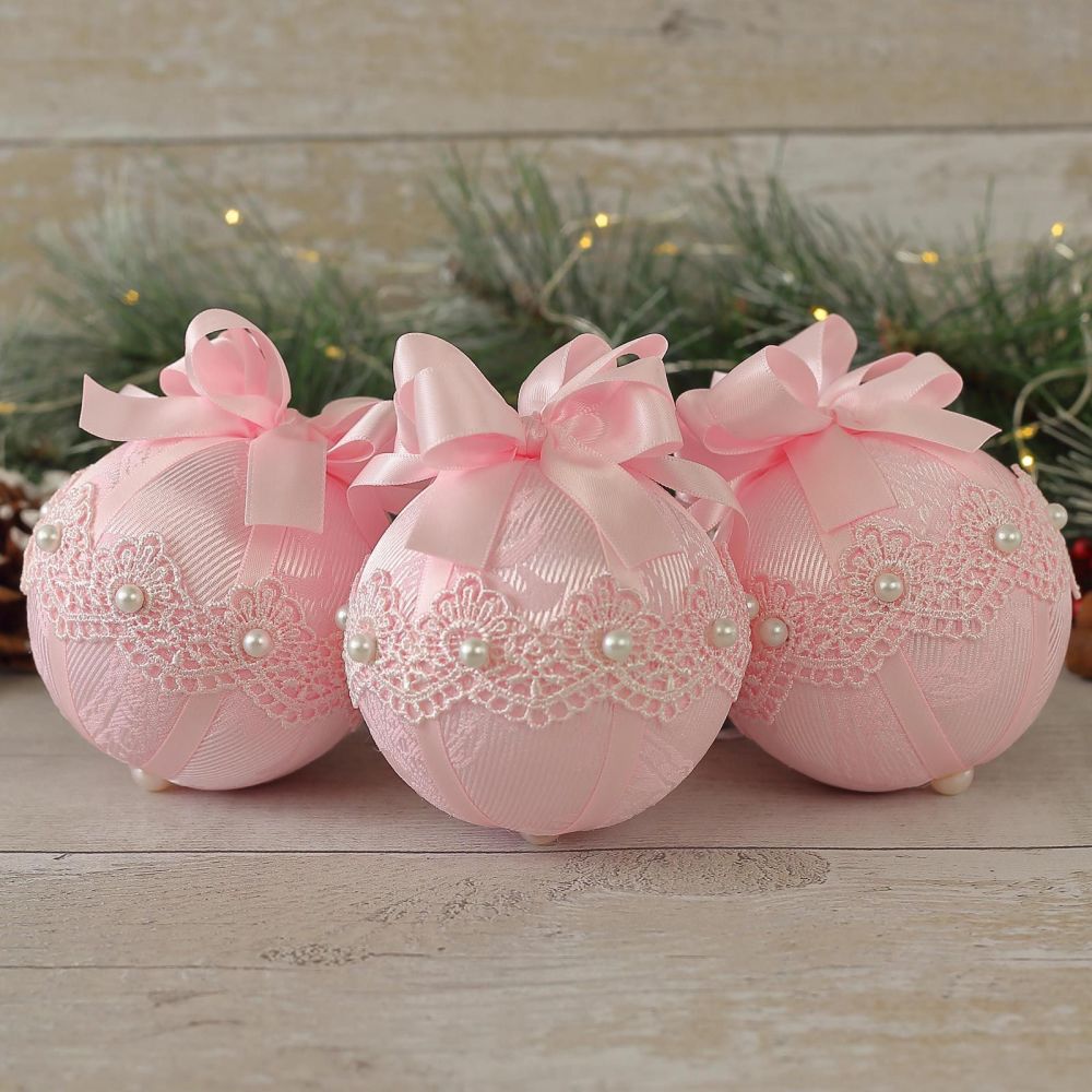 Pink Baubles: Shabby Chic Christmas Decor