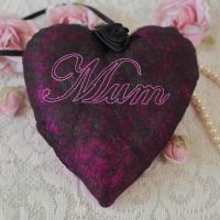 <!-- 006--> Embroidered Heart: Mum Day Gift
