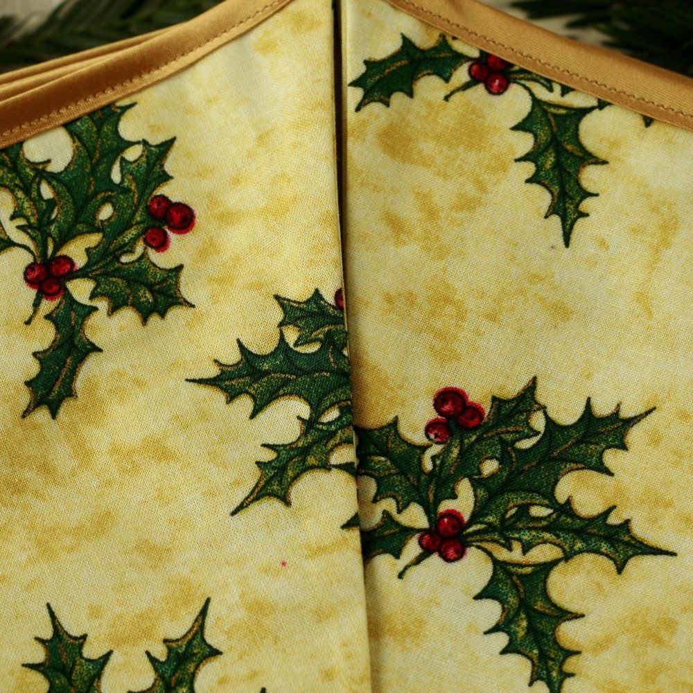 Yule Decorations: Traditional Christmas Bunting
