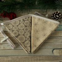 <!-- 029 -->Scandinavian Christmas Decor: Grey Bunting