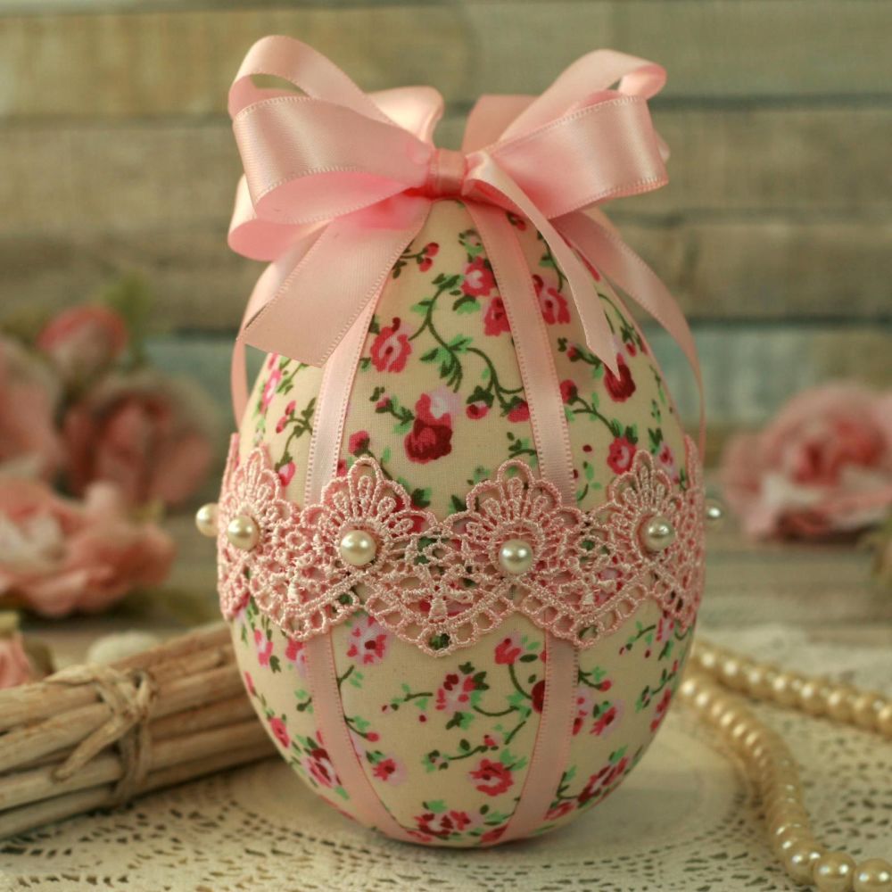 <!-- 002 -->Pink Easter Egg: Easter Decoration