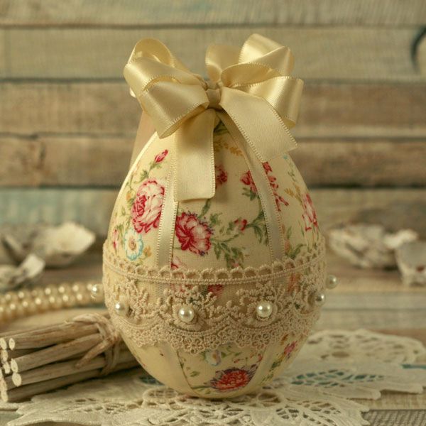 Easter Decoration: Handmade Easter Egg