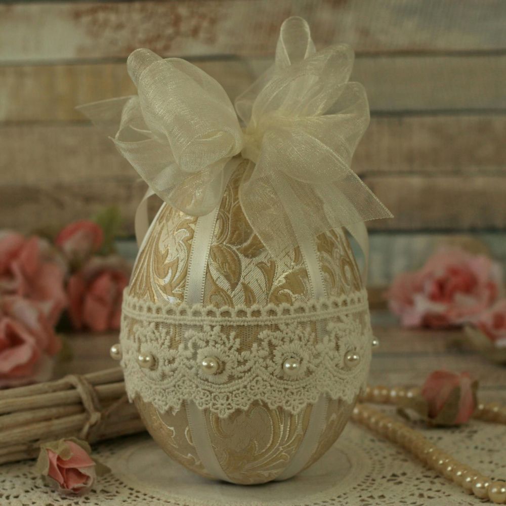 <!-- 004 -->Easter Ornament: Vintage Easter Egg