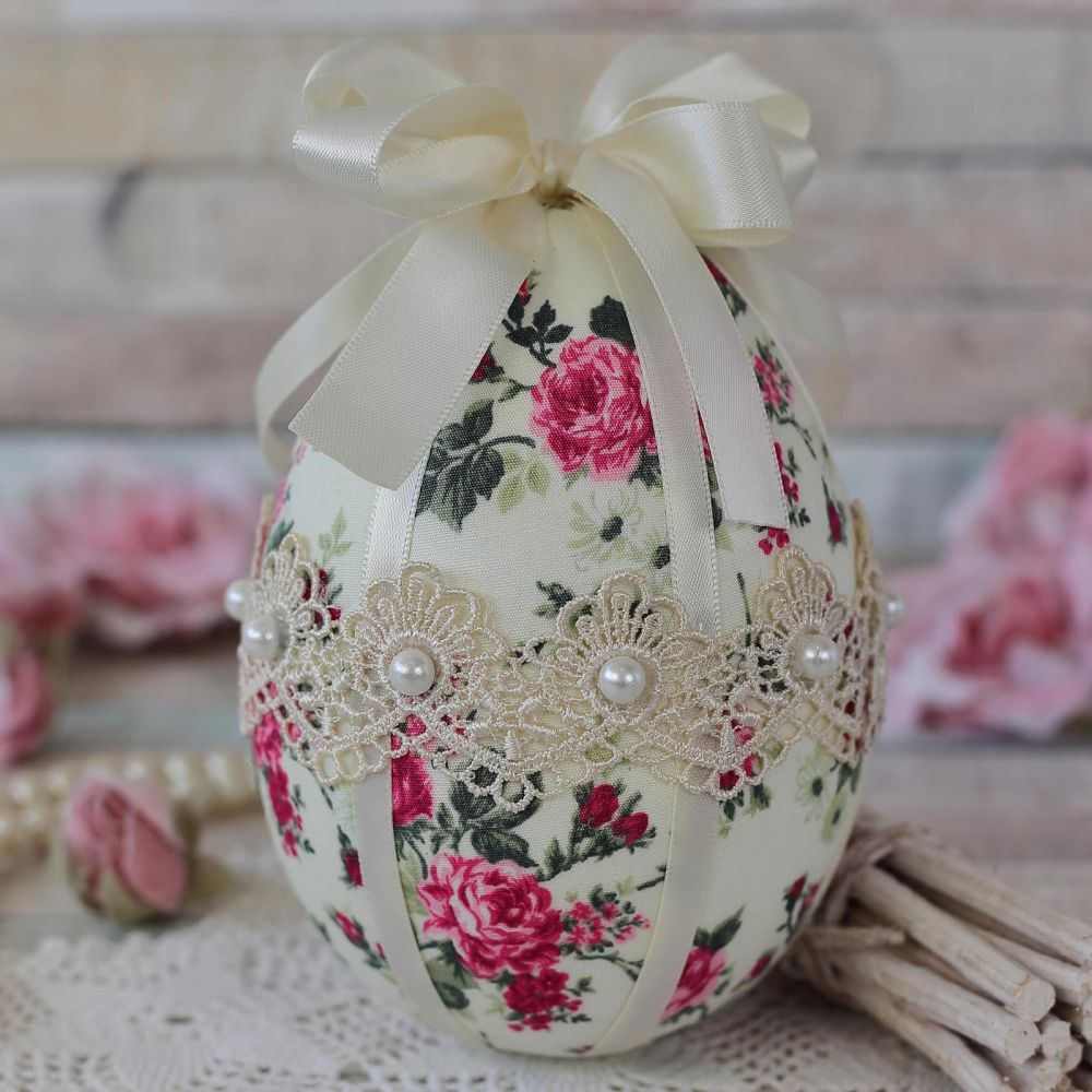 <!-- 015 -->Vintage Easter Egg: Easter Decoration