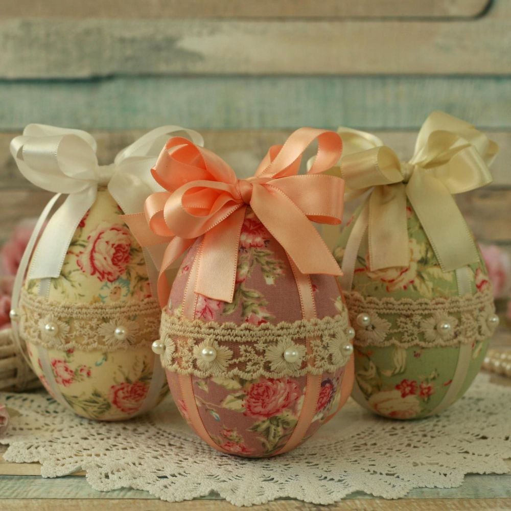 <!-- 018 -->Easter Tree Decor: Easter Egg Gift Set