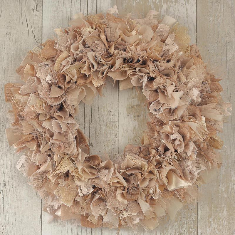 Fabric Wreath: Vintage Home Decoration