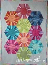 <!-- 711 -->Love From Beth - Hexa ScrappyQuilt Pattern