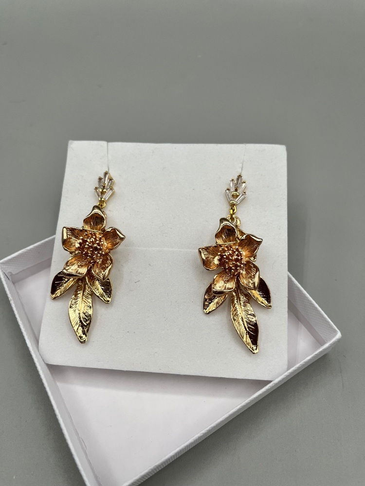 Gold  flower and leaf  earrings