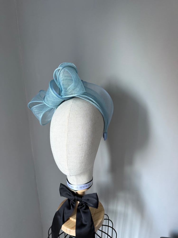 Light Blue Modern Bow Fascinator With Feathers