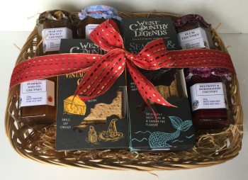 Chutneys and Savoury Biscuits Gift Set