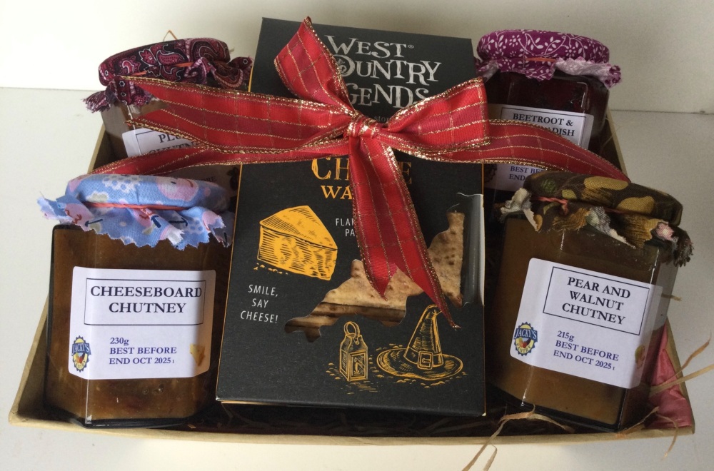 Chutney and Cheese Biscuits Gift Set