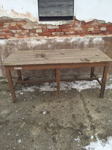wooden table 