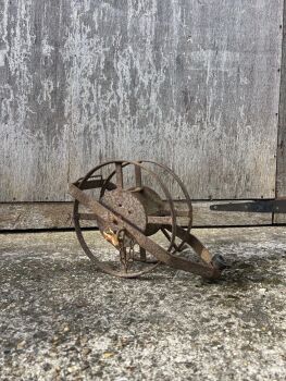 Cast Metal Revolving Hose Pipe Reel