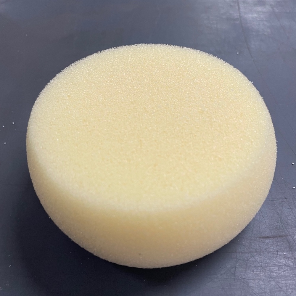 10 x round sponges in cream