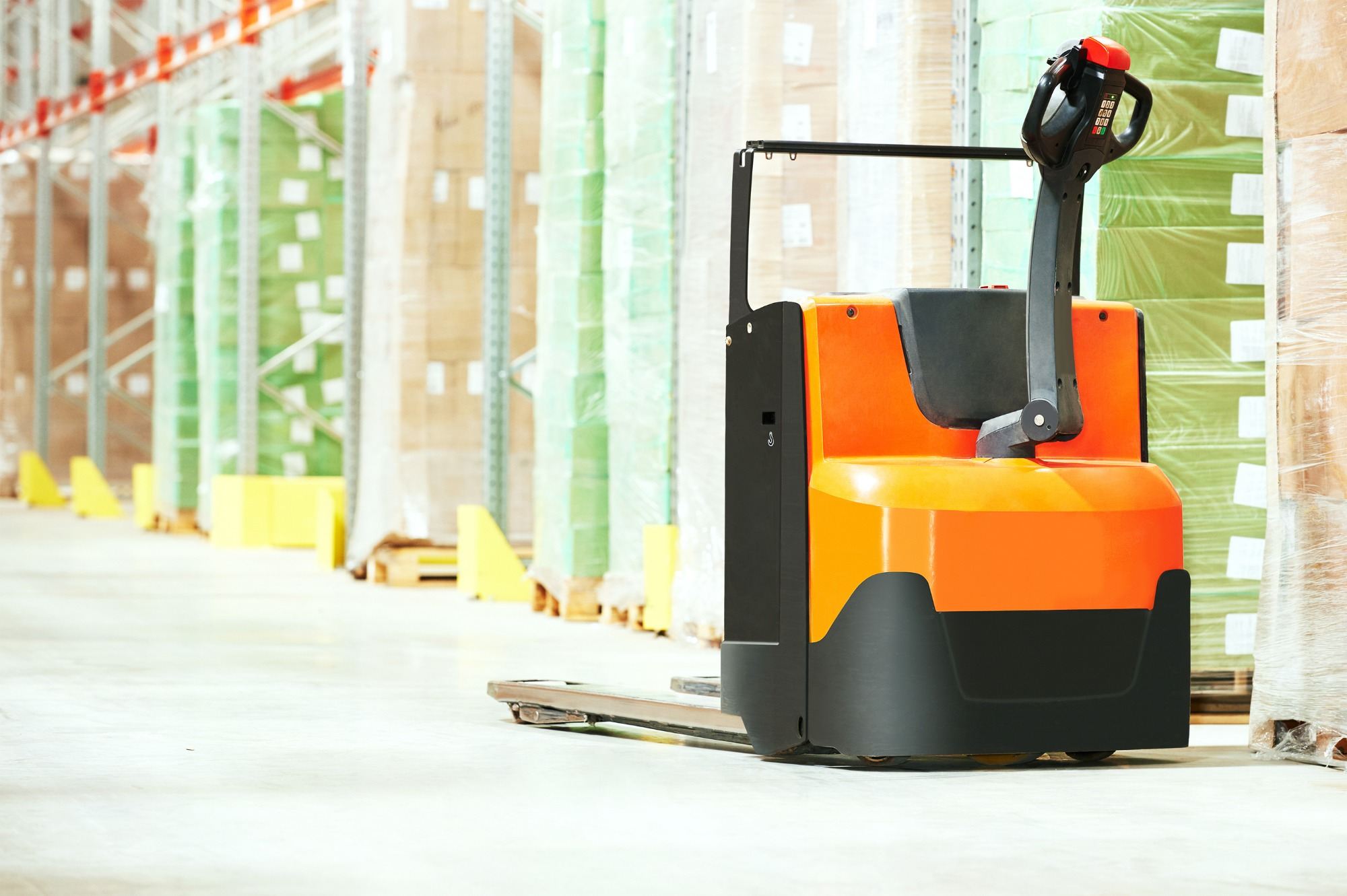 pallet truck training with Tamar Valley Training