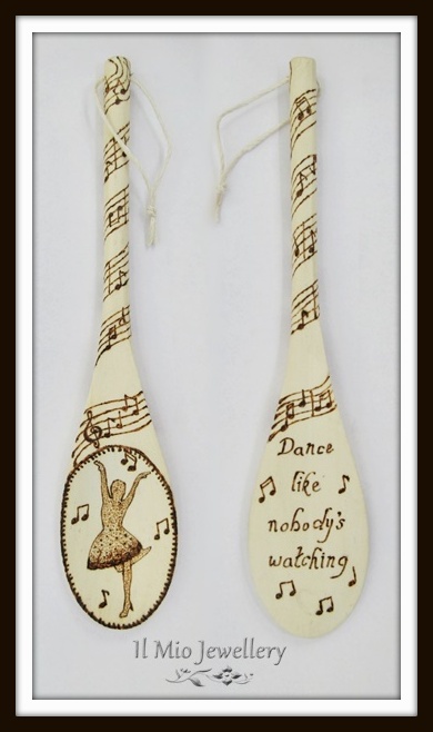 Dance spoon