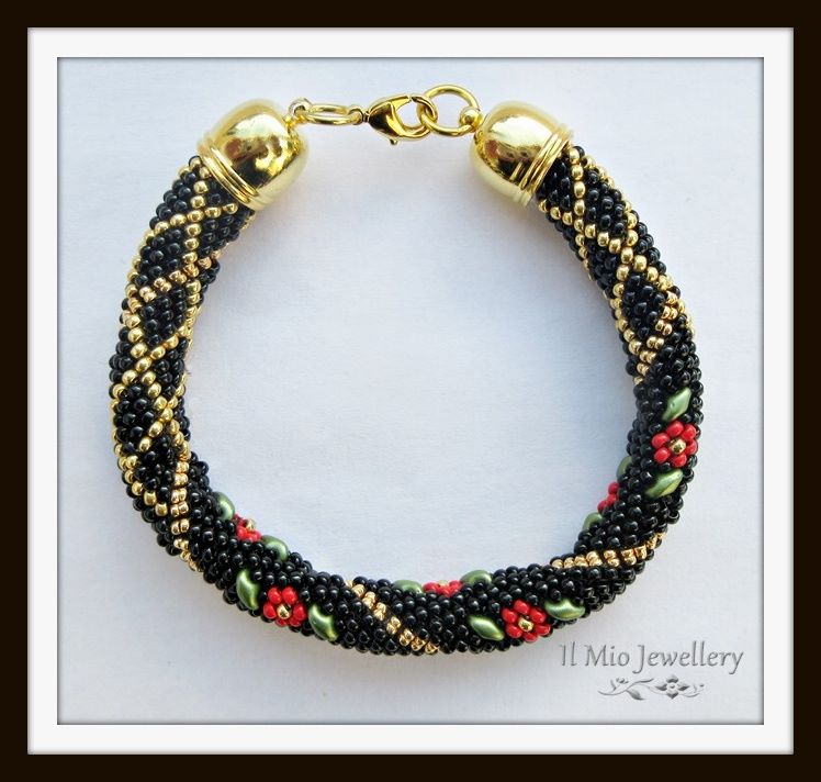 Red Rose and Trellis duo bracelet pattern