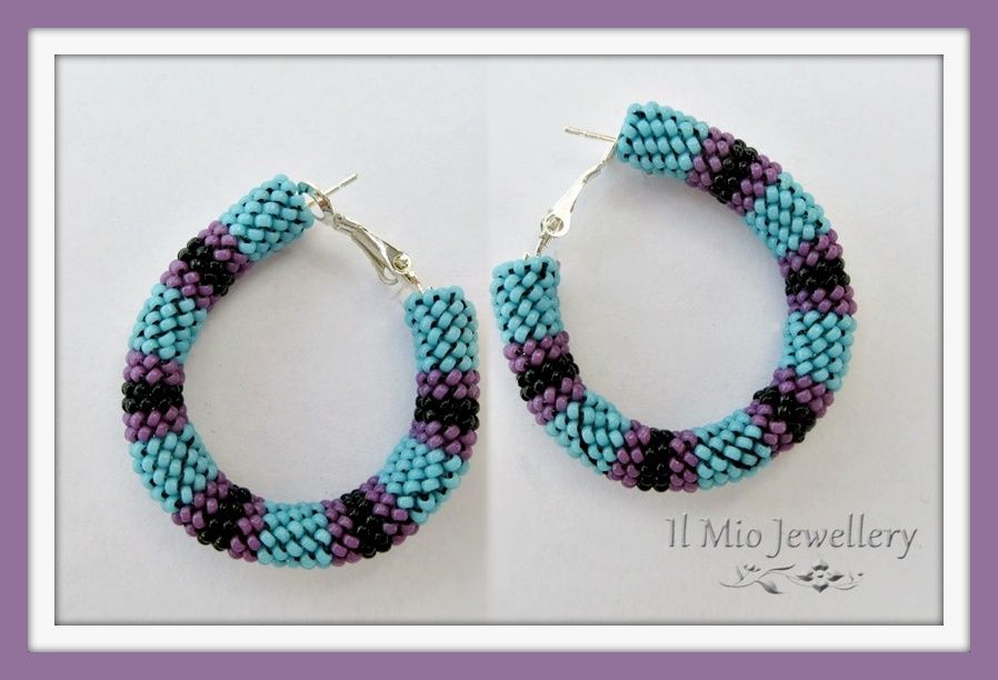 Blue stripe peytwist hoop earrings pattern