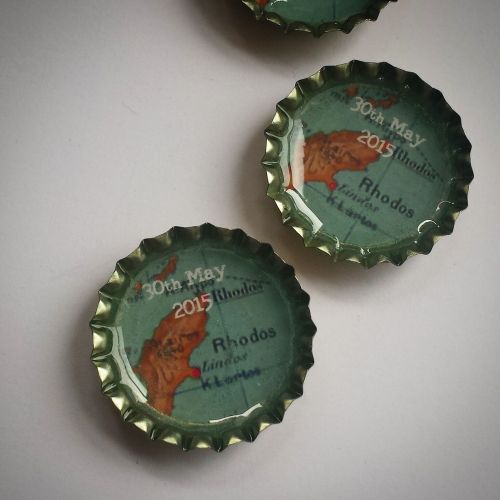 Personalised wedding favours keepsake memories bottlecap magnets. Completel