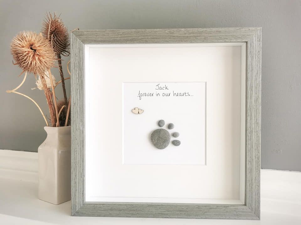 Pet Loss Dog Sympathy  Paw Print Pebble Picture Framed Personalised