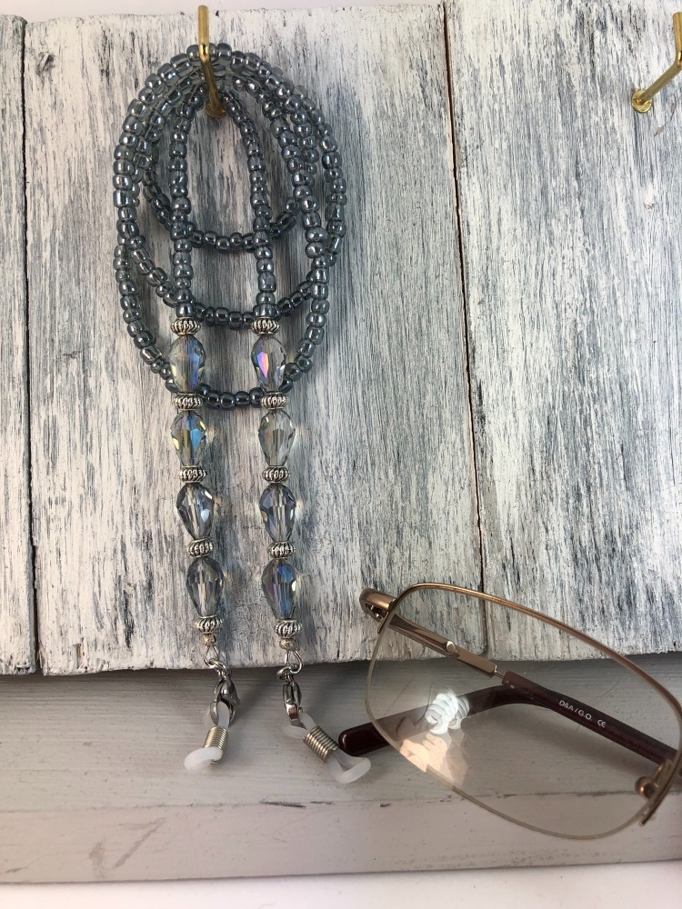 Blue Tinted Faceted Glass Glasses Chain 
