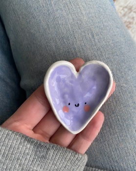 Smiley heart dish & 3 magnets ( for Lucy !)