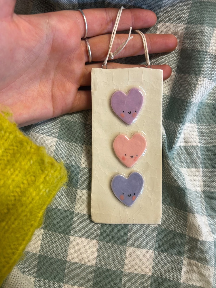 Smiley heart hanger
