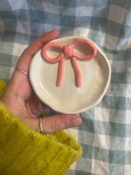 Bow trinket dish