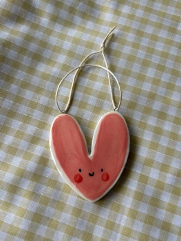 Smiley heart hanger